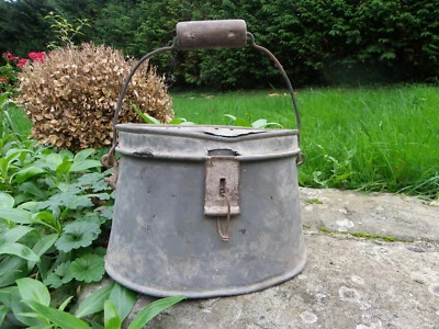 PANIER DE PÊCHE ANCIEN EN ZINC - GOUJONNIÈRE - POIGNÉE EN BOIS - ART POPULAIRE - Photo 1/4