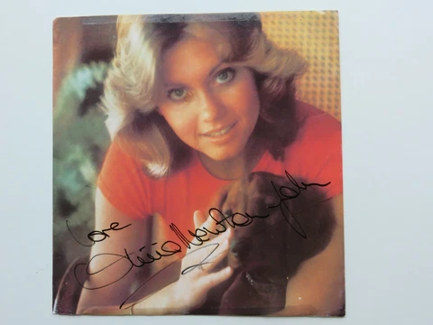 OLIVIA NEWTON JOHN SIGNATURE  AUTOGRAPH PICTURE EXCELLENT Cover