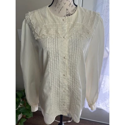 Blusa Lady Manhattan Button tamanho 38 (Lg?) Casa vitoriana romântica de renda marfim - Imagem 1 de 4