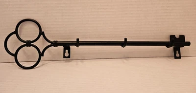 Cast Iron Skeleton Key Holder Three Hook Antique Rustic Primitive Style Replica - Image 1 of 4