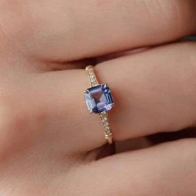 Anillo solitario de compromiso enchapado en oro blanco de 14 k de tanzanita Asscher de 2 quilates Foto 1 de 4