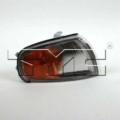Conjunto de luces de estacionamiento TYC 18-3067-00 para Toyota Camry 95-96 lado del pasajero Foto 1 de 2