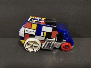 2017 Hot Wheels #17 HW Art Cars 8/10 COOL ONE Blue White Red Wheels OH5 Spokes - Picture 1 of 5