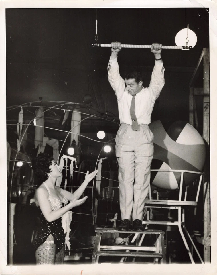 Trapeze 1955 Movie Photo Joe DiMaggio Gina Lollobrigida Behind Scenes  *P155c - Image 1 of 3