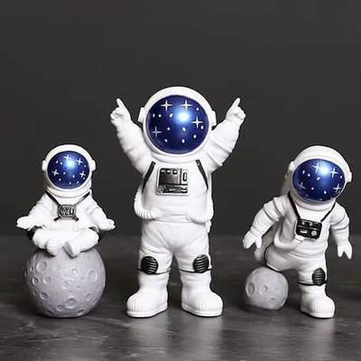 4 Pcs Astronaut Figure Statue Figurine Spaceman Sculpture Educational Toy Deskto - image 1 of 4