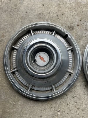 UNO CHEVROLET CHEVY BELAIR IMPALA BISCAYNE NÓMADA 1966 TAPACUBOS CUBIERTA DE RUEDA DE COLECCIÓN Foto 1 de 3