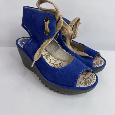 Sandalia de cuña Fly London Yaffa de gamuza azul para mujer talla EU 37 (US 6,5-7)  Foto 1 de 4