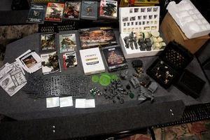 RIESIGES KONVOLUT Warhammer 40k Space Marines Bücher Gelände bemalt Armee Zitadelle Koffer - Bild 1 von 21