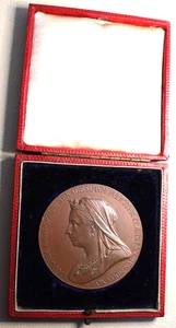 * 1897 CORONATION JUBILEE CASED OFFICIAL 56MM MEDAL QUEEN VICTORIA SCARCE #GJL02 - Picture 1 of 17