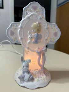 Momenti Preziosi Gesù Mi Ama Croce Porcellana Illumina Luce Notturna Colore Pastello - Foto 1 di 20