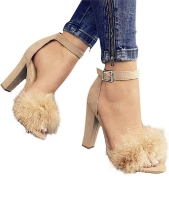 Sandalias de tacón Tiannia Barnes para mujer talla 7 Naomi de piel sintética en topo beige Foto 1 de 4