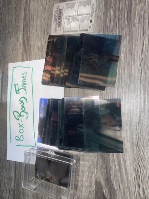 Juego completo de cartas coleccionables The Women of James Bond In Motion (63)  Foto 1 de 4