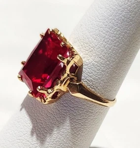 Beautiful 10K Gold Prong Set Ruby Red Spinel Solitaire Size 6.75 Ring 3.4 Grams - Picture 1 of 15