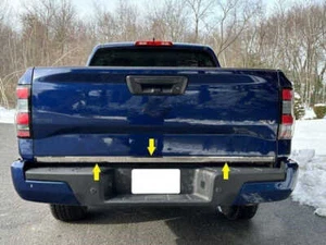 Borde de cubierta trasera pulido de 1,5" 1 pieza para Nissan Frontier 2022-2025 - Imagen 1 de 2
