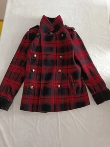 Schwarz-Rote Winterjacke von einem berühmter Fränzösischer Marke(gebraucht) - Bild 1 von 3