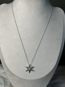 925 Sterling Silver And Diamond Snowflake Pendant Necklace - Picture 1 of 3