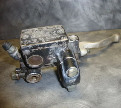 1986 Honda XR250R XR250 XR 250 R Dirt Bike Right Brake Lever Master Cylinder G6 - Image 1 of 2