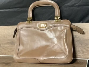Bolsos de mano Etienne Aigner vintage mango de herradura bronceado carrera negocios difícil de encontrar - Imagen 1 de 10