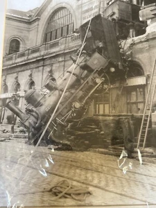 La Gare Montparnasse 1895 Zugwrack Fotodruck mit Passepartout, Eisenbahn - Bild 1 von 6