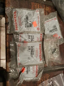 HONDA GENUINE PARTS LOT OF SIX PIECES BOLT BREAK HEAD PART # 35102-TR0-003 - Bild 1 von 3