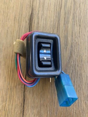 88 - 90 Toyota Land Cruiser FJ62 Rear Left Side Power Window Switch OEM - Image 1 of 2