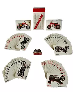 hONDA FOLLOW THE LEADER PLAYING CARDS GOLDWING EMBLEM DOUBLE PINBACK neocurio - Picture 1 of 12