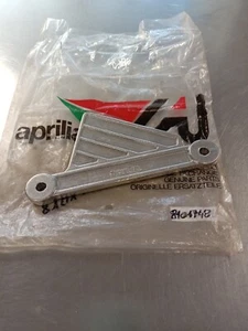 Staffa Di Fissaggio Piastra Porta Pinza Posteriore Aprilia AF1 125 dal 1988... - Foto 1 di 3