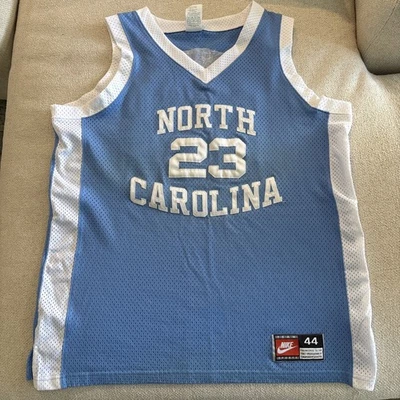 Camiseta para hombre Nike vintage UNC Michael Jordan Foto 1 de 4