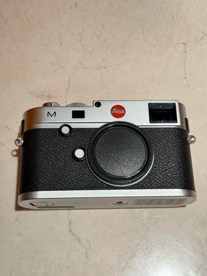 Telêmetro digital Leica M Typ 240 prata cromado contagem de obturador de câmera 5000 JPN - Imagem 1 de 4