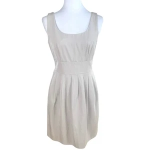 NEU Banana Republic Größe 6 ärmelloses Etuikleid hellbraun U-Ausschnitt Plissee Karriere  - Bild 1 von 7