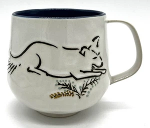 Taza de café Anthropologie Amos de gres para perro blanca con interior azul - Imagen 1 de 7