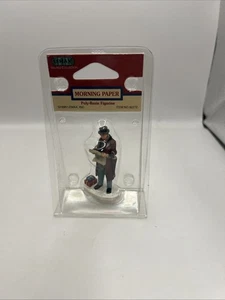 Lemax Christmas Village Town The Morning Paper 92272 Mann liest Zeitung - Bild 1 von 2