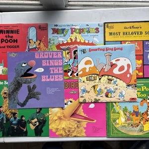 8 Vintage Children's Vinyl Albums Disney Sesame Street Smurfs 33rpm - Picture 1 of 16