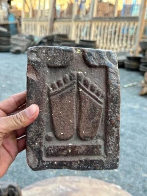 古代罕见 1800 年代旧砂石手工雕刻脚垫 — 第 1/4 张图片