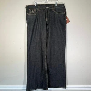 Neu mit Etikett True Religion Billy bestickte Gesäßtasche schwarz Denim Herrenjeans Größe 40 - Bild 1 von 7