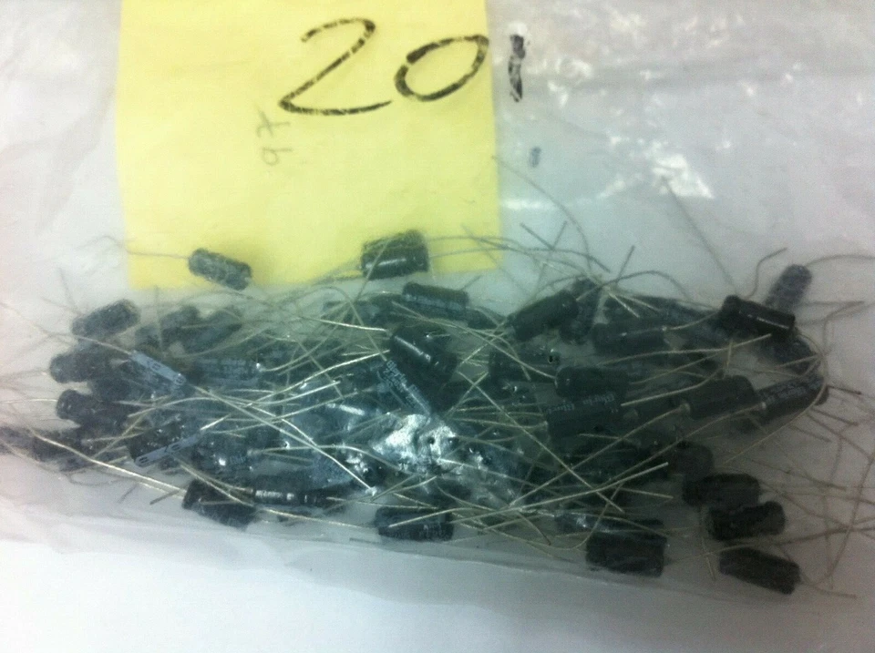 63V-2.2uF-20% - Gloria - 97 piezas - Condensadores electrolíticos radiales 2.2uF 63V 85C  Foto 1 de 1