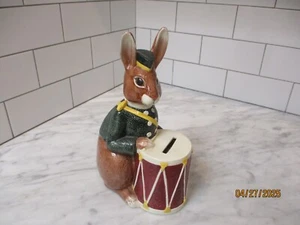 Vintage Royal Doulton Bunny Bank "Drummer Boy Bunny" komplett - Bild 1 von 6