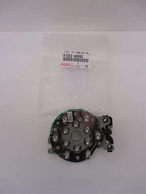 LEXUS OEM FACTORY PASSENGER SIDE REAR OUTER TAILLAMP L.E.D. UNIT 2004-2006 RX330 - Image 1 of 2