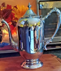 Vintage Danny Wilson verzierte Chrom Teekanne mit Fuß 10" hoch hält 48 fl. oz. - Bild 1 von 7