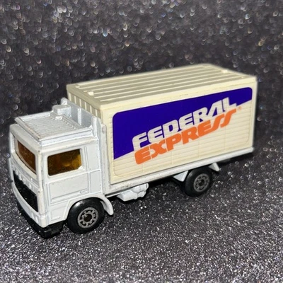 Camión contenedor Volvo Matchbox MB23 camión Fedex como nuevo en caja de exhibición de PVC R527 Foto 1 de 4