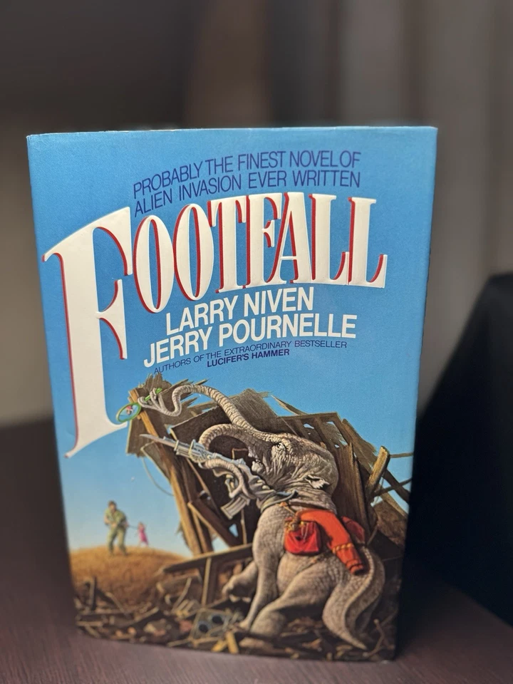 Footfall | by Jerry Pournelle and Larry Niven | Signed by both | 1st Ed. Sci Fi Foto 1 de 4