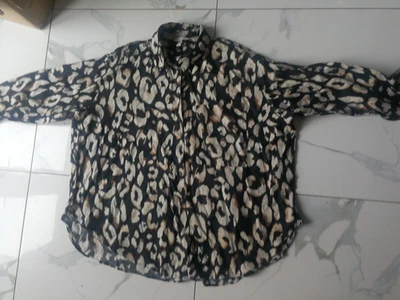 Ladies Oversize Floaty Animal print Blouse Top  Button up H&M Linen 29" Pit - Image 1 of 2