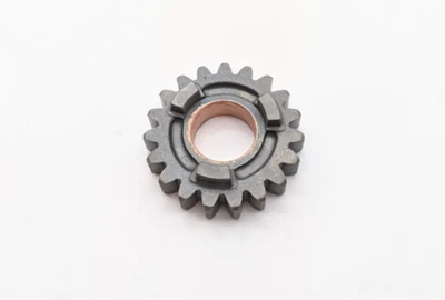 1993 Yamaha YZ250 OEM 4th Pinion Transmission Gear 19 Tooth 2VM-17141-00-00 - Image 1 of 2