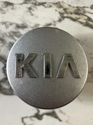 KIA FORTE RIO SEDONA SORENTO SOUL 2011-2016 GORRA CENTRAL DEPORTIVA OEM Foto 1 de 4