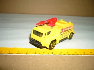 MATCHBOX Airport Fire Tanker, 2003, gelb, 12-19  Zustand / Condition: 2? f –  - Picture 1 of 3