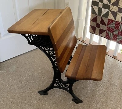 Antiguo Escritorio Escolar 1881 Buffalo Hardware Número 5 Asiento Plegable Hierro Fundido Madera Foto 1 de 4