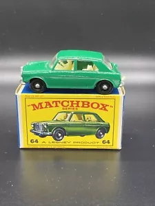 LESNEY MATCHBOX N. 64 MG 1100 BERLINA - SCATOLA NUOVA CON SCATOLA Perfette condizioni E Box - Foto 1 di 7
