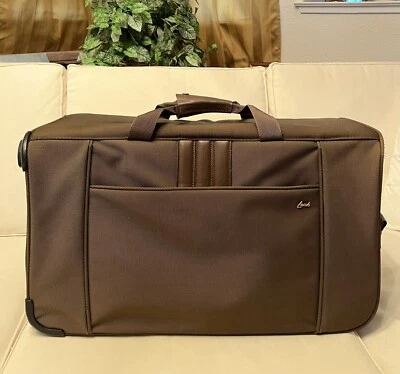 "Bolsa de lona para equipaje de 2 ruedas Lark Brown 24"" con candado combinado" Foto 1 de 4