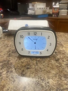 Sharp Travel Alarm Clock with Light Quartz Analog Model SPC 533 Tested Working - Picture 1 of 8