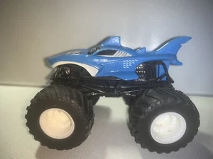 Shark Wreak Monster Jam Monstertruck Spielzeug 1:64 - Bild 1 von 6